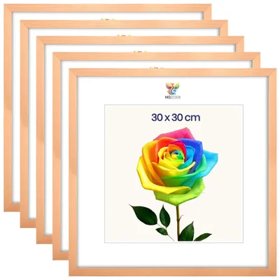 Produktbild von MG Design 5er Set Bilderrahmen 30 x 30 cm - Posterrahmen mit Natur Echtholzrahmen und bruchsicherem Acrylglas, Hoch & Quer mit stabiler Wandaufhängung