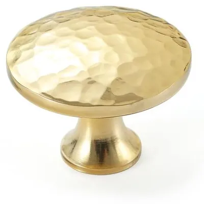 Produktbild von Unyqoos® Möbelknöpfe 5er-Set – goldene, gehämmerte Knöpfe aus massivem Messing für Schränke & Schubladen, inkl. Schrauben
