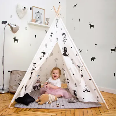 Produktbild von Hakuna Matte Tipi Zelt für Kinder «Little Explorers» – Spielzelt im skandinavischen Design mit Spielmatte & Traumfänger