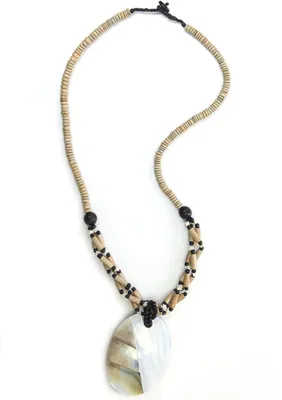 Produktbild von Lange Kette Jarya mit ovalen Anhänger von collezione alessandro