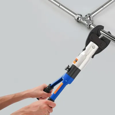 Imagen del producto de Alicate hidráulico para crimpar - Capacidad: 10 toneladas - Rotación de 360 grados - Para tuberías de cobre