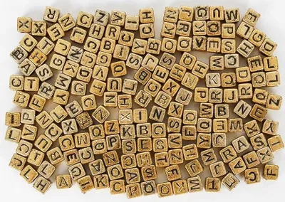 Imagen del producto de Koraliki ABC - Letras doradas de 6 mm (30g)