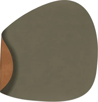 Obrázek produktu pro LIND DNA prostírání Nupo - kůže - armádní zelená / přírodní - prohnuté - oboustranné - 44 x 37 cm - 2 kusy