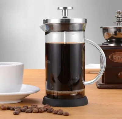 Zdjęcie produktu dla Szklany french press o pojemności 600 ml – elegancki sposób na przygotowanie kawy, herbaty i naparów ziołowych