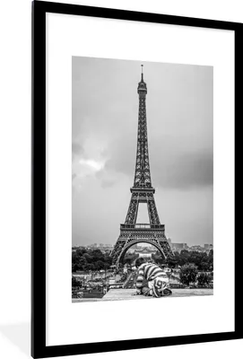 Produktbild von MuchoWow® Gerahmtes Poster Der alte Eiffelturm 60x90 cm - Poster mit Schwarzem Bilderrahmen Wandposter Rahmen Foto Bilder - Dekoration - Wandposter Wohnzimmer - Hochwertig
