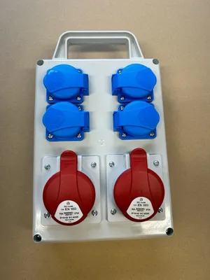 Produktbild von Stromverteiler Wandverteileren Steckdosenverteiler verdrahtet IP44 ungeschützt ROS1605D/S