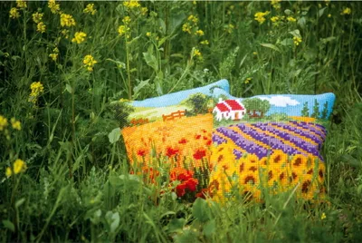 Produktbild von Vervaco Kreuzstichkissen "Mohnblumen Landschaft", Stickbild vorgezeichnet, 40x40cm