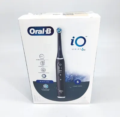 Produktbild von Oral-B Wiederaufladbare elektrische Zahnbürste iO6 schwarz mit Reisetasche, 1 Zahnbürste + 1 Zahnpasta Schutz Zahnfleisch und antibakterielles Schild Tiefenreinigung 75 ml