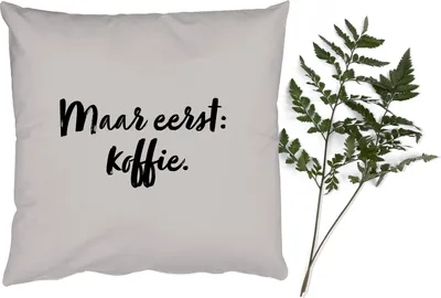 Produktbild von MuchoWow® Zierkissen Sofakissen Wohnzimmer Dekokissen 45x45 cm Taupe - Zitat - Aber erst der Kaffee - Schlafpolster - Polster für das Sofa