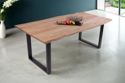 Produktbild von Baumkantentisch 140 x 80 cm Dana, massiver Esstisch Eiche, Esszimmertisch mit U-Gestell aus Metall Schwarz, echte Baumkante, pflegeleichter Holztisch