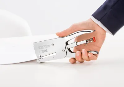 Produktbild von Novus B 39 Chrome, 50 Blätter, Grau, 24/6-24/8 & 26/6-26/8, Metall, 5,5 cm, 150 Heftklammern