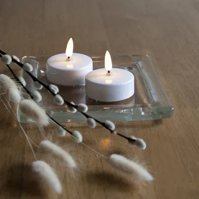 LED Teelicht 'Flamme' - warmweiße Flamme - Batteriebetrieb - Timer - H: 5,5cm - weiß - 2er Set