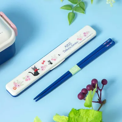 Obrázek produktu pro Kikis kleiner Lieferservice Essstäbchen mit Box Jiji Flower garland 18 cm