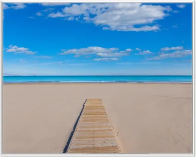 Produktbild von Wallario Wandbild Auf dem Holzweg zum blauen Meer, Größe: 40,30 x 50,30 cm, Poster mit weißem Aluminiumrahmen