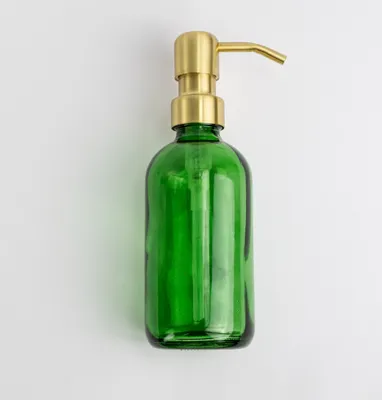 Immagine prodotto di Natural Goods Berlin KLEAN dispenser di sapone con etichette, dispenser di sapone di alta qualità e ricaricabile per cucina e bagno, verde trasparente, testa della pompa in acciaio inox oro, 250 ml