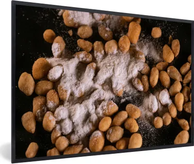 Produktbild von MuchoWow® Gerahmtes Poster Gebackene, mit Mehl bestäubte Sonnenblumenkerne 90x60 cm - Poster mit Schwarzem Bilderrahmen Wandposter Rahmen Foto Bilder - Fotorahmen - Foto-Plakat