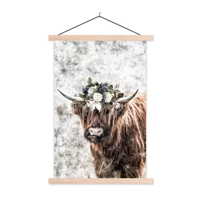 Produktbild von MuchoWow® Textilposter Schottischer Highlander - Schwarz - Weiß - Blumen 60x90 cm mit holzfarbenen Rahmen - Textil