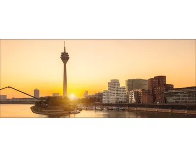 Produktbild von Glasbild Düsseldorf Skyline I 80x30 cm
