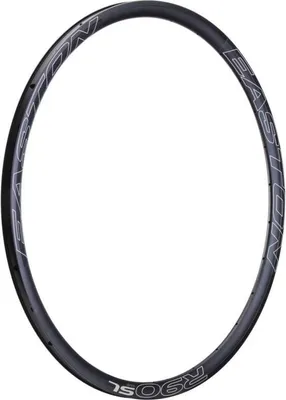 Zdjęcie produktu dla Obręcz aluminiowa Easton R90 SL 700C, 28 otworów, czarna – lekka obręcz o wysokich osiągach...