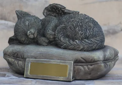Immagine prodotto di Urna per gatti grigia a forma di angelo con targhetta incisa, urna per animali