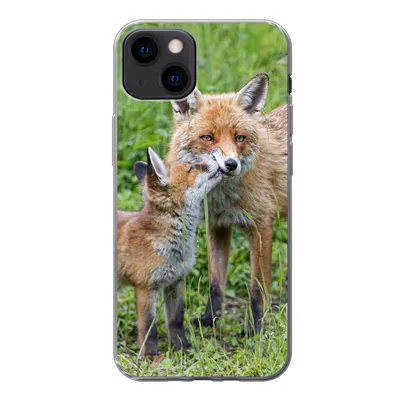Produktbild von MuchoWow® Handyhülle Schutzhülle Hülle für iPhone 13 Füchse - Kind - Gras Silikon Softcase Handy Hülle - Karteninhaber