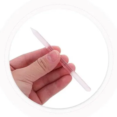 Produktbild von Zylindrisches Glasnagelfeilen-Set, 4-teilig, mit Nagelhautschiebern und Nagelpolierpads für die professionelle Nagelpflege im Nagelstudio und zu Hause