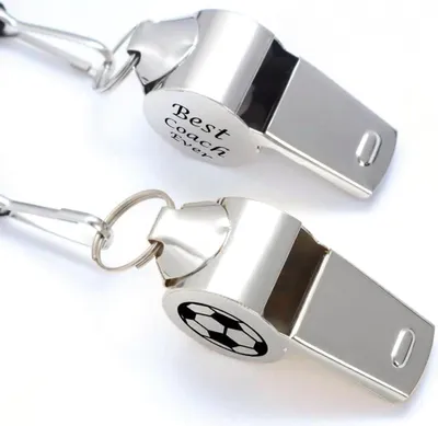 Image de 2 sifflets d'arbitre personnalisés pour entraîneurs, arbitres, enseignants et sauveteurs