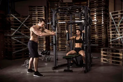 Obrázok produktu pre Tunturi Full Smith Machine SM80, posilňovacia stanica Multigym, s kladkou, tyčou na naťahovanie, motýlikom