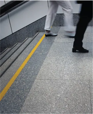 Produktbild von Antirutschband, 3M™ Safety-Walk™ Universal, R13 - Rol. = 18,3 m | 50x0 mm, 18 m