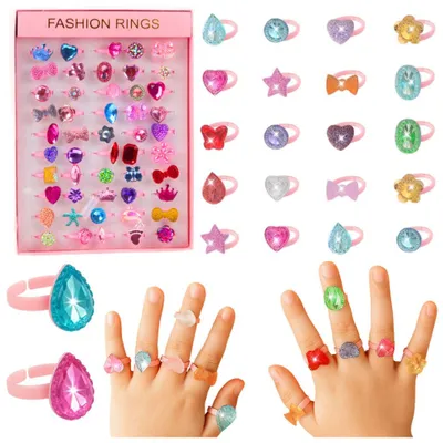 Immagine prodotto di Set di anelli per bambini con diamanti colorati, 50 pezzi.