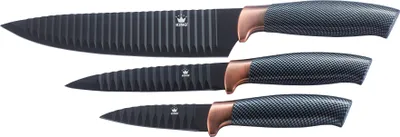Three knives of different sizes are arranged diagonally on a white background.