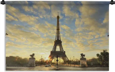 Produktbild von MuchoWow® Wandteppich Wandbehang Der Eiffelturm mit einem einzigartigen orangefarbenen Himmel aufgrund der tiefstehenden Sonne 120x80 cm Tapisserie Dekoration Wandtuch - Wanddekorationen - Wandtücher