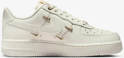 Produktbild von Nike Air Force 1 '07 LX CN Sail Gold Mini Swooshes - EU: 42