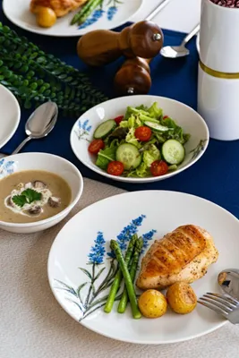 Produktbild von Hermia Concept, Hochwertiges Geschirrset (18 Teile) - 100% Porzellan, Weiß/Blau/Grün