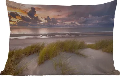 Produktbild von MuchoWow® Outdoor Kissen - Sonnenuntergang - Düne - Strand - Pflanzen - Meer - 50x30 cm - Wetterfest - Lounge Kissen - Sofa kissen - Wohnzimmer Dekoration