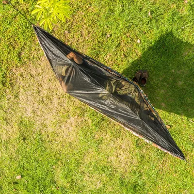 Zdjęcie produktu dla Ultralekki hamak na kemping i wędrówki – wielofunkcyjny – 280 x 120 cm – kamuflaż