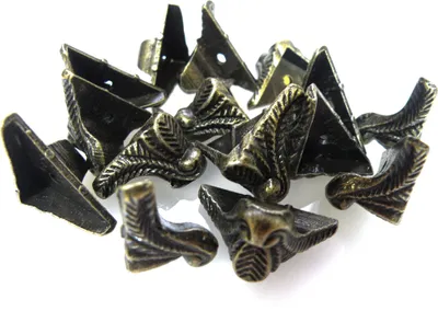Produktbild von 30 Schutzecken / Füße / Kantendekore 20 x 18 mm, antikmessing