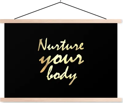 Produktbild von MuchoWow® Textilposter Zitate - Gesund - Gold 120x80 cm mit holzfarbenen Rahmen - Aufhängeset