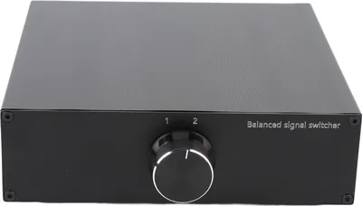 Productafbeelding van Signaalwisselaar voor audiosignalen, 1 ingang, 2 uitgangen, HiFi-XLR, verliesvrije overdracht, robuuste splitter