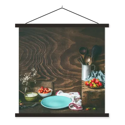 Produktbild von MuchoWow® Textilposter Rustikal - Obst - Küchenutensilien - Erdbeere 120x120 cm mit schwarzem Rahmen - Aufhängungsset