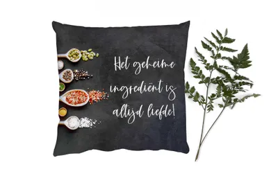 Produktbild von MuchoWow® Zierkissen Sofakissen Wohnzimmer Dekokissen 40x40 cm Sprüche - Küche - Die geheime Zutat ist immer die Liebe! - Zitate - Liebe - Foto Kissen - Schlafzimmer Dekoration