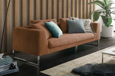 Produktbild von KAWOLA Sofa ARIAN 2,5-Sitzer Metallkufe chrom Cord rost
