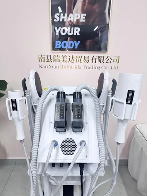 Produktbild von EMS-Vakuum-Roller - Körperformungsgerät - 360°-Rollenmassage - Muskelstimulation - Fettverbrennung - RF - Ultraschall - 220 V