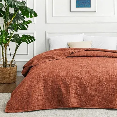 Productafbeelding van Unyqoos® bedsprei, 220 x 240 cm, terracotta – lichte, gewatteerde microvezel sprei met een muntmotief, geschikt als bedovertrek het hele jaar door (zonder kussensloop)