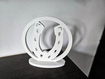 Image de Fer à cheval sur support - Décoration en MDF
