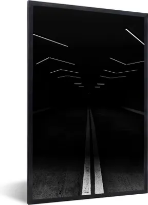 Produktbild von MuchoWow® Gerahmtes Poster Schwarz - Weiß - Straße - Tunnel 20x30 cm - Poster mit Schwarzem Bilderrahmen Wandposter Rahmen Foto Bilder - Drucken - Bilder Poster im Rahmen