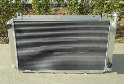 Immagine prodotto di Radiatore in alluminio per motore a benzina da 4,2 litri – componente di raffreddamento con dissipazione ottimale del calore