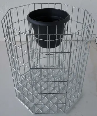 Produktbild von Blumensäule achteckig, Höhe 62 cm, MW 5 x 10 cm, feuerverzinkt inkl. Topf