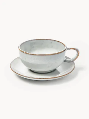 Produktbild von Broste Copenhagen 2er-Set Tassen und Untertassen – Nordic Sand, Steingut