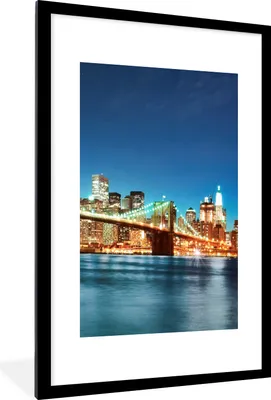 Produktbild von MuchoWow® Gerahmtes Poster New York - Brücke - Architektur - Brooklyn - Licht 60x90 cm - Poster mit Schwarzem Bilderrahmen Wandposter Rahmen Foto Bilder - Dekoration - Wandposter Wohnzimmer - Hochwertig